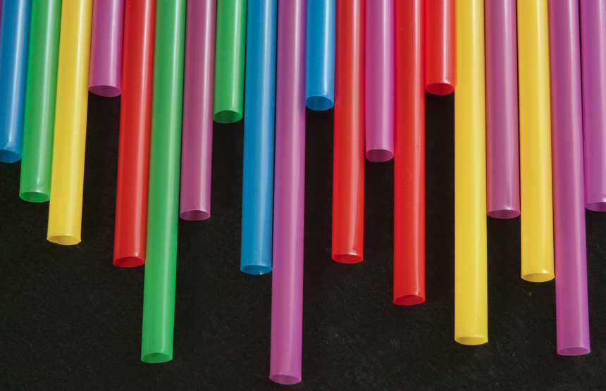 plastics (straws)